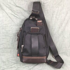 TUMI SLING BAG In black